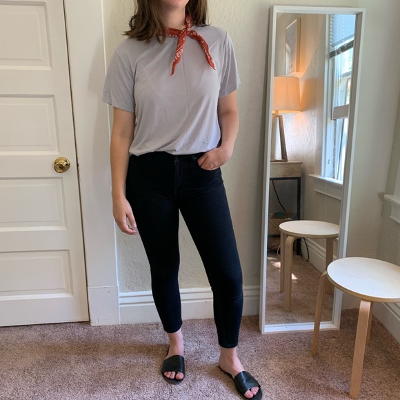 Gray everyday tee - Picture 2 of 3